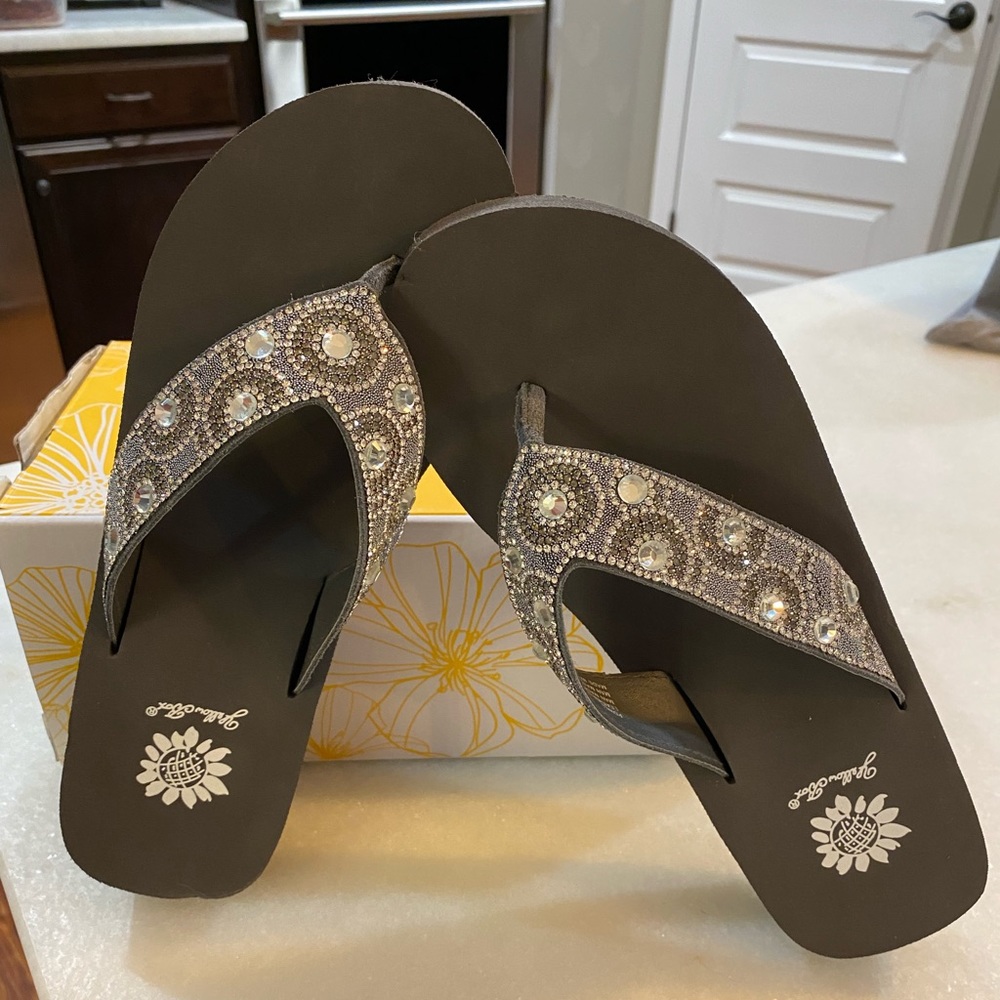 Yellow Box Wedge Sandals - Power 28812 Gray - Size 10 - New in Box